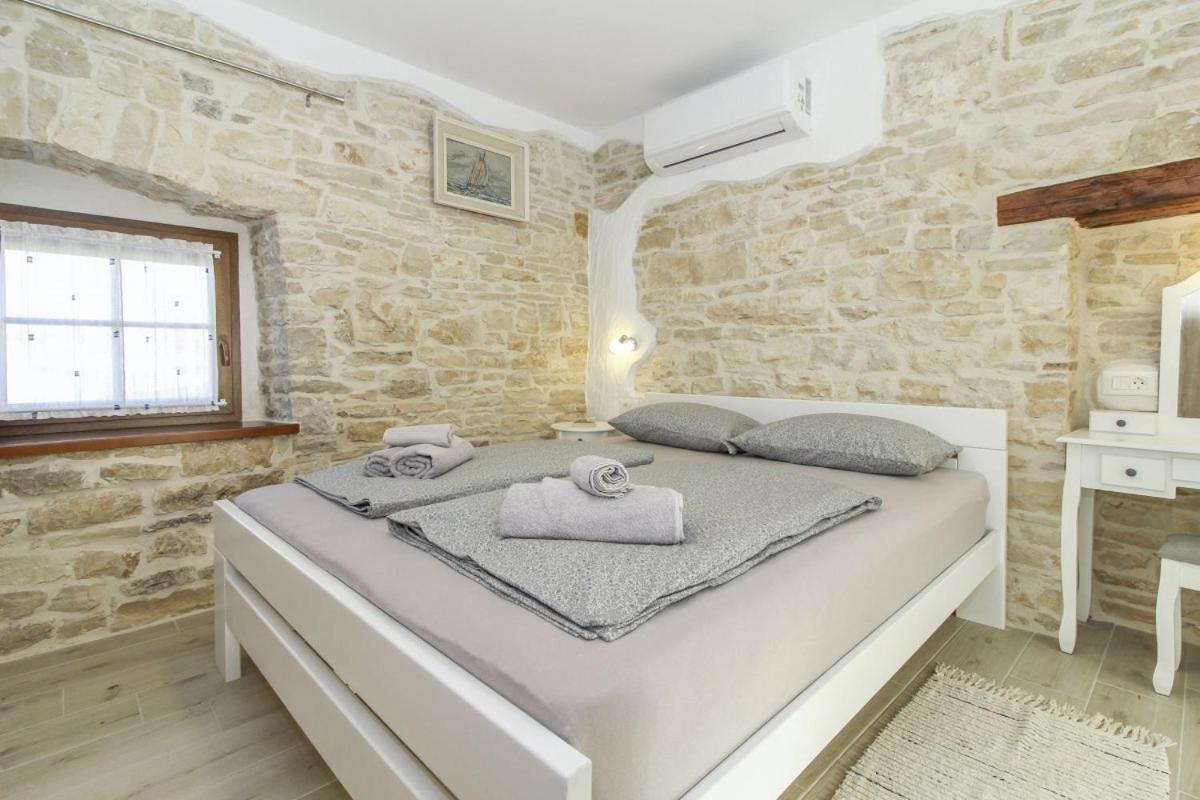 Villa Olea In Barat - Haus Fuer 6-8 Personen Kanfanar Kültér fotó